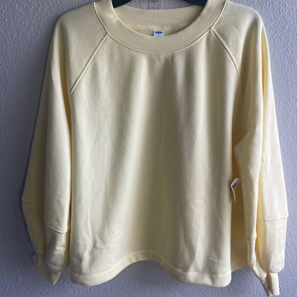 Old Navy Women’s Sweatshirt NWT - Picture 1 of 4